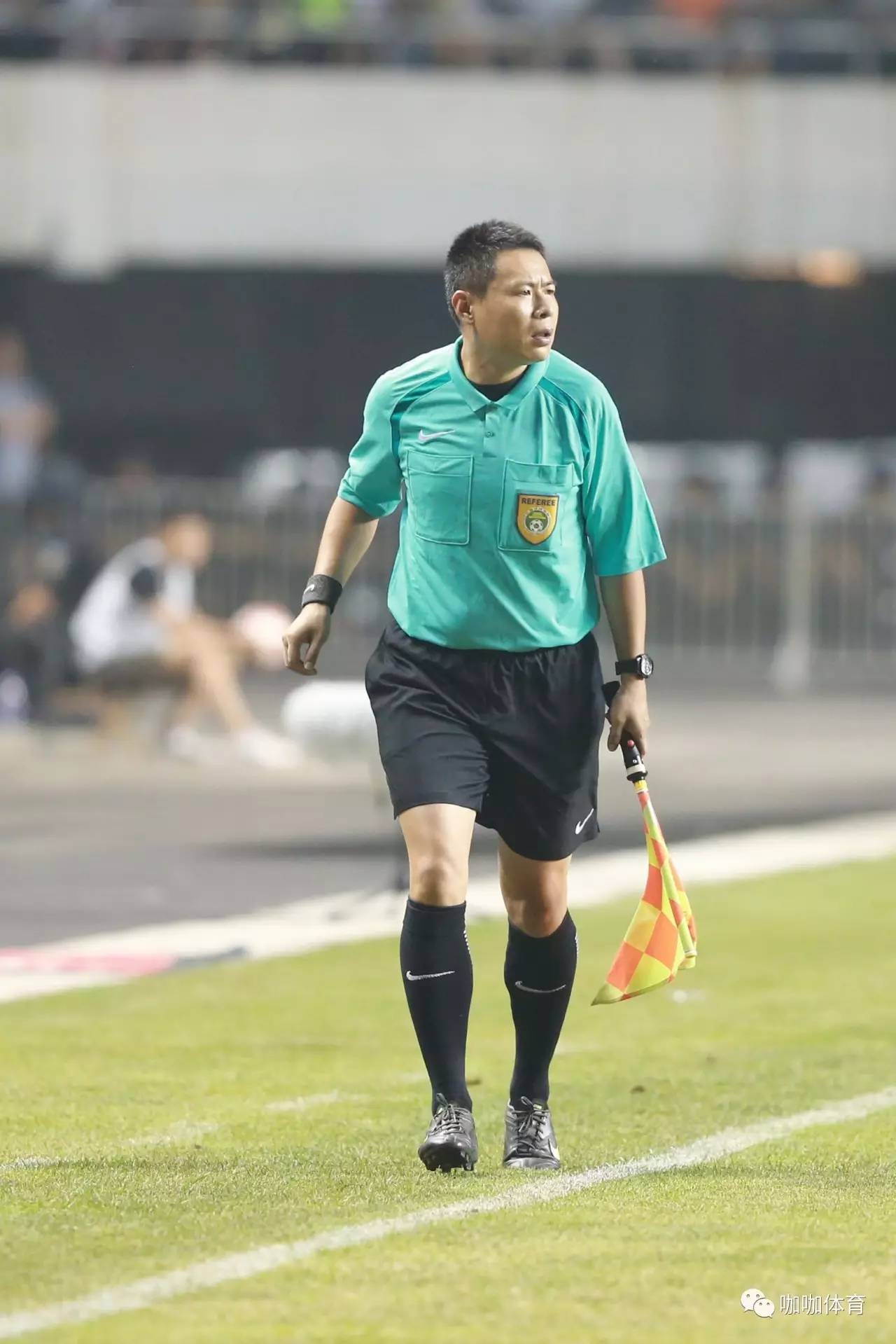 今夜中超传出新动向；孟菲斯灰熊临场应变；管理层表态——态度坚定；年轻球员得到机会