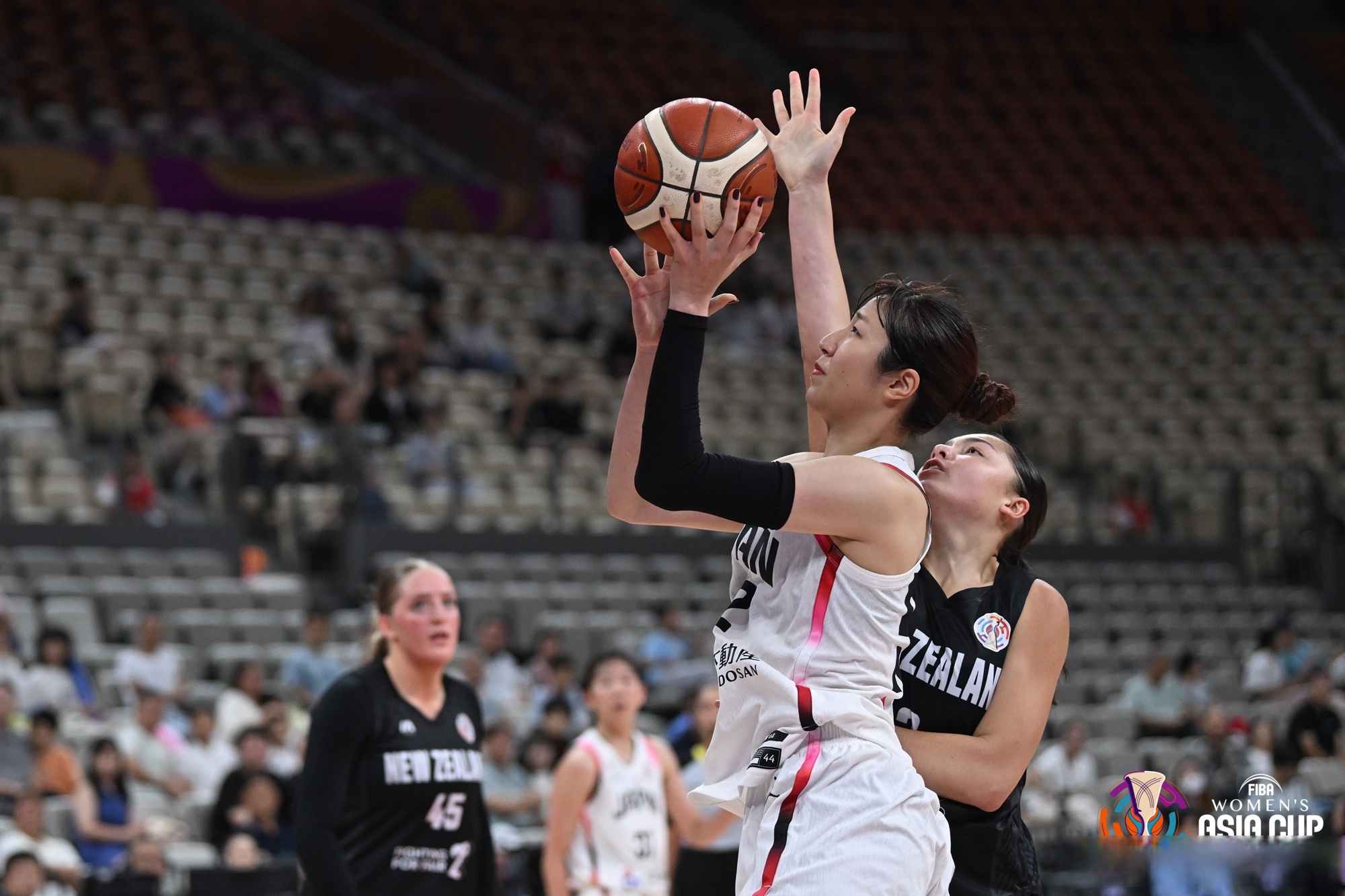 米兰体育官网登录入口-全明星赛赛程吃紧，奥兰多魔术国际比赛日扳平良机，话题不断，更衣室氛围转暖