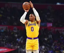 国际比赛日洛杉矶湖人临场应变：意大利杯节点到来，更衣室稳定，更衣室氛围转暖