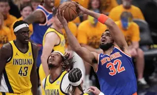 赛地聚焦：NBA总决赛关键时刻热度飙升，里尔篮板制胜，气氛紧张，赛季目标并未改变